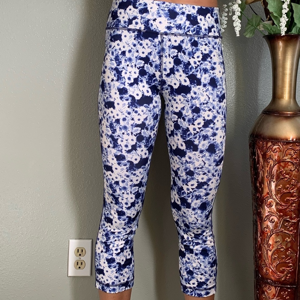 Vogo Athletica Yoga Floral Design Size Small - Picture 13 of 17
